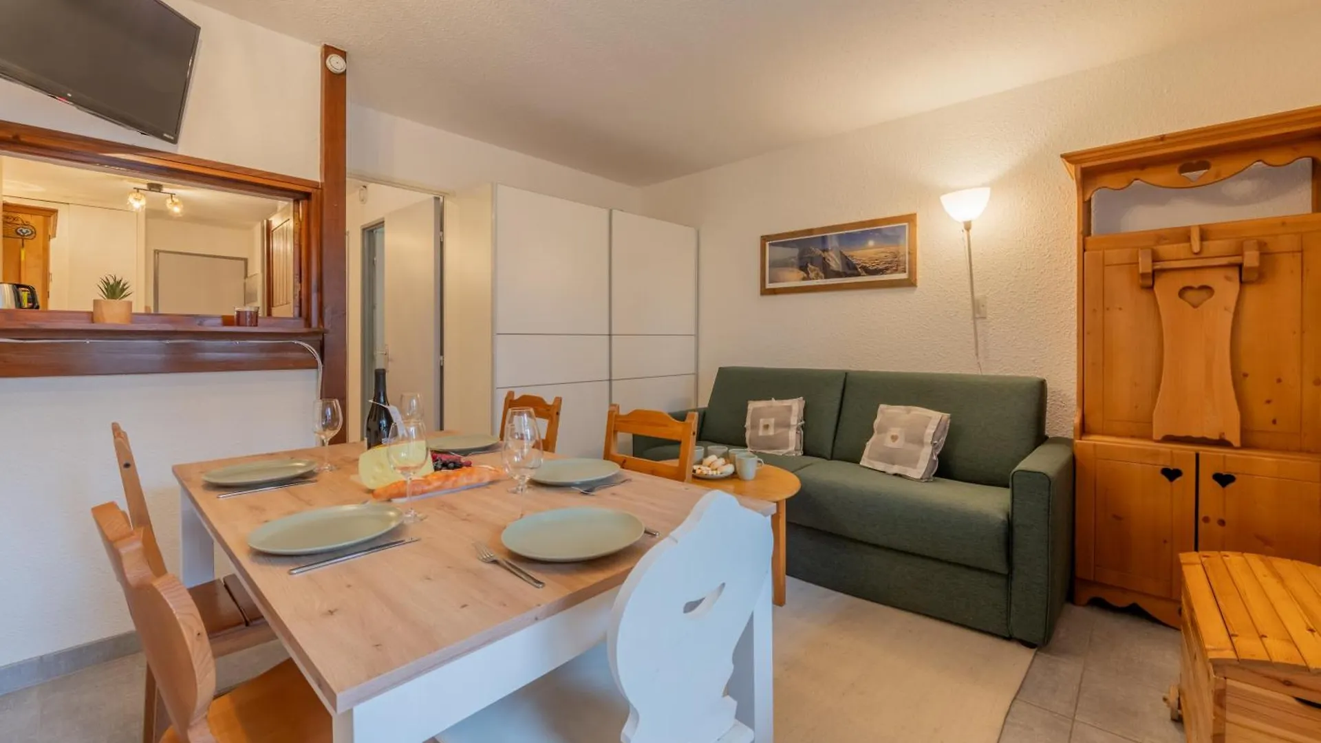Chamonix Sud Jonquilles 001 - Happy Rentals