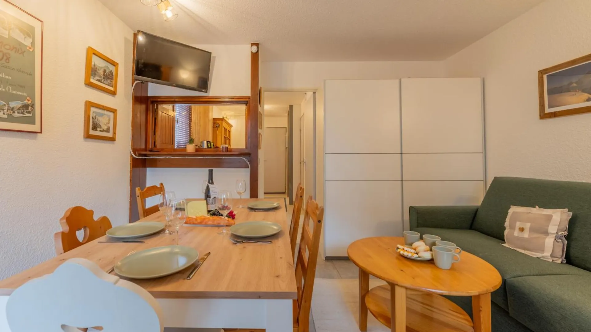 Chamonix Sud Jonquilles 001 - Happy Rentals