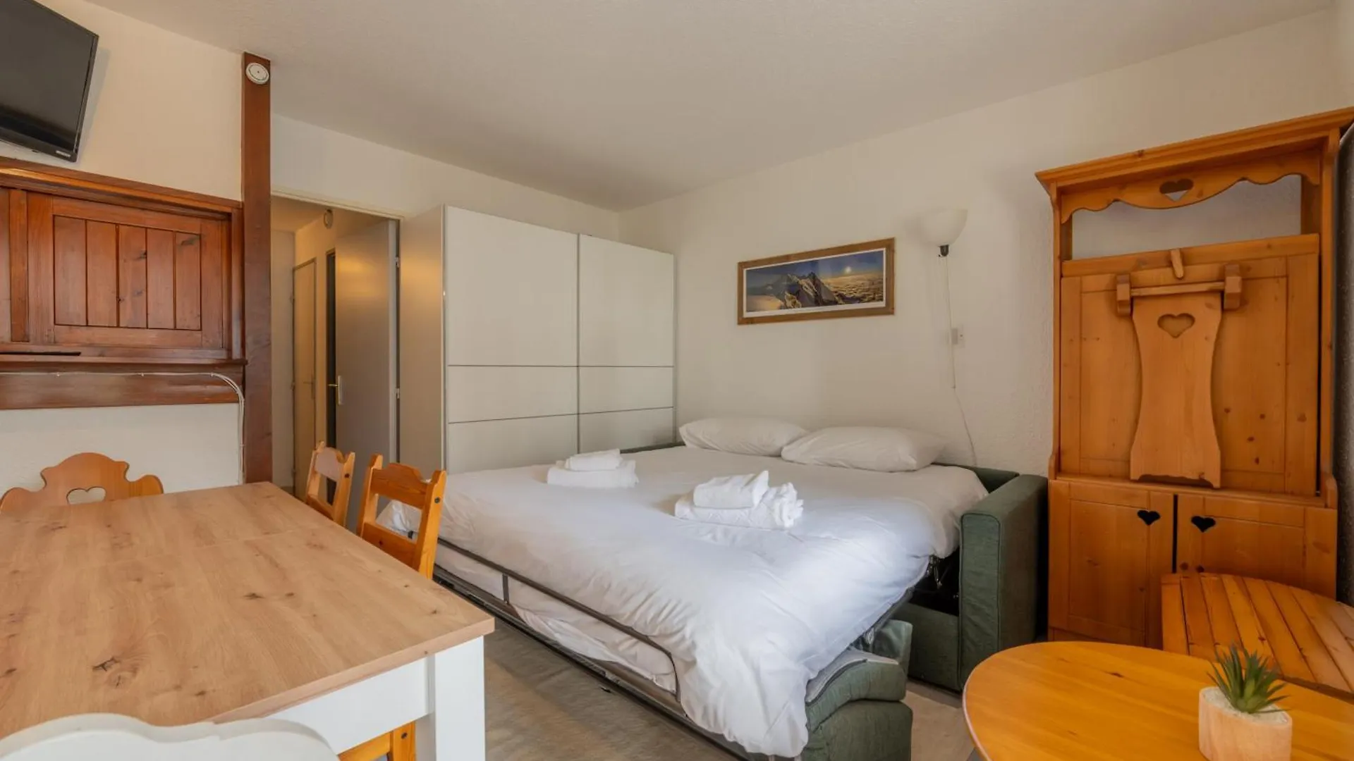 Chamonix Sud Jonquilles 001 - Happy Rentals